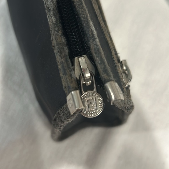 Vintage AUTHENTIC FENDI clutch, EUC - Picture 8 of 11